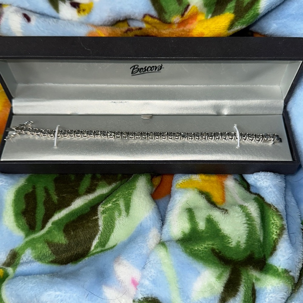 Bracelet NWOT
